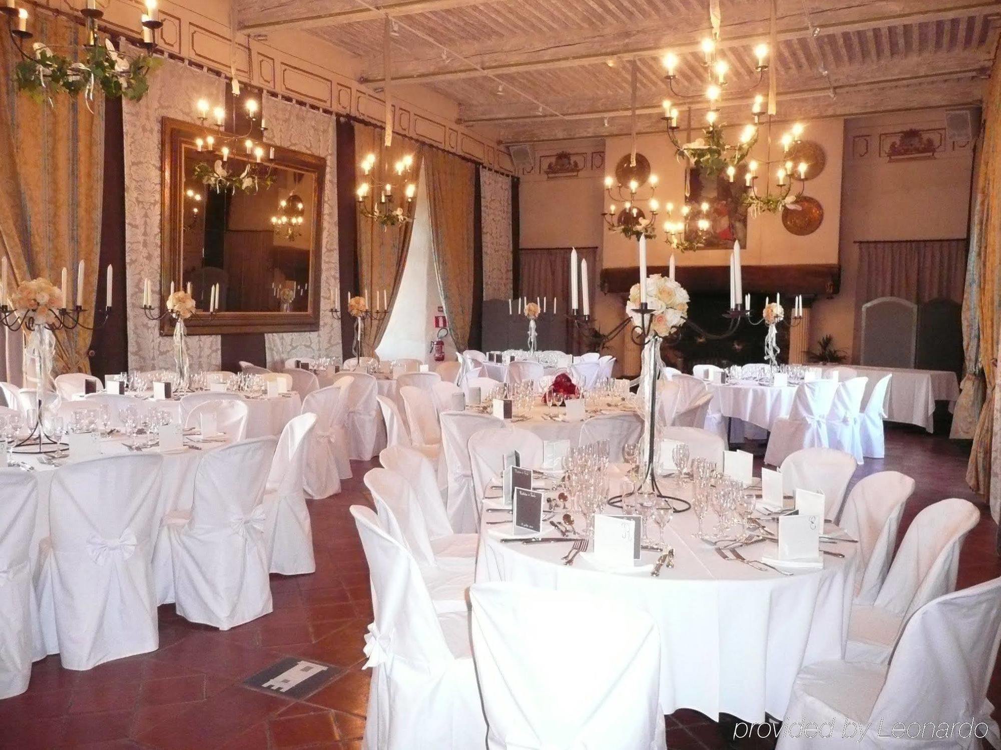 Chateau Royal De Saint-Saturnin Restaurant foto